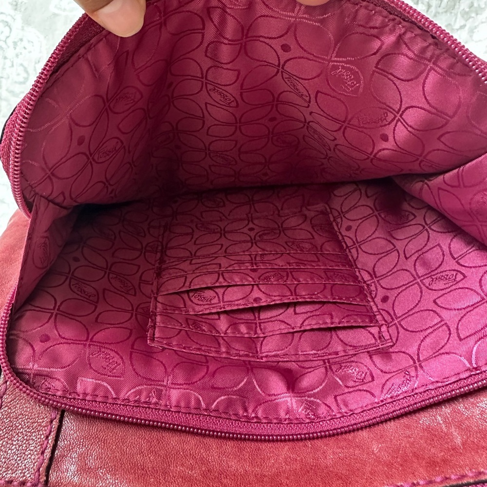 Fossil Women's Burgundy Leather Crossbody Bag good condition like new - Picture 4 of 16